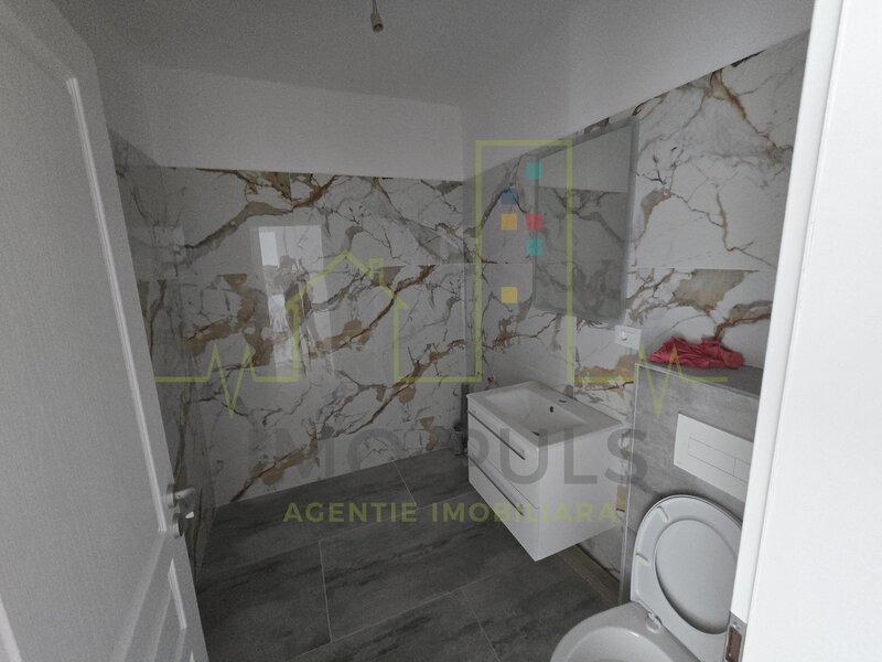 Timisoara, apartament la parter cu balcon, bucatarie separata, loc de parcare
