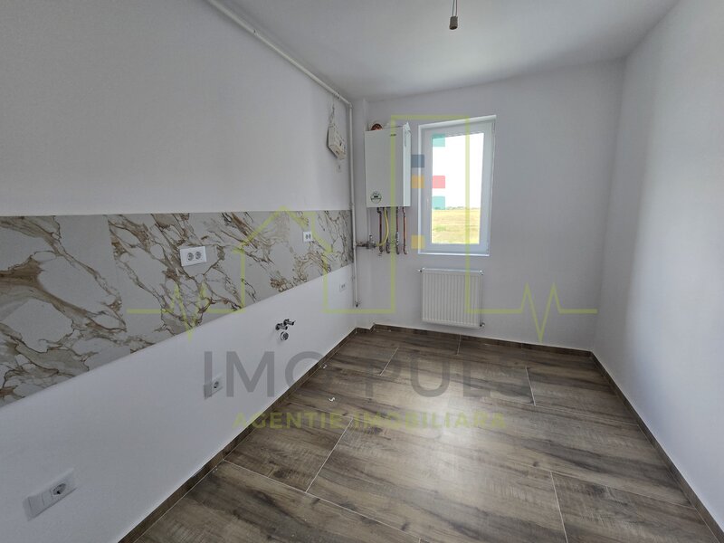 Timisoara, apartament la parter cu balcon, bucatarie separata, loc de parcare